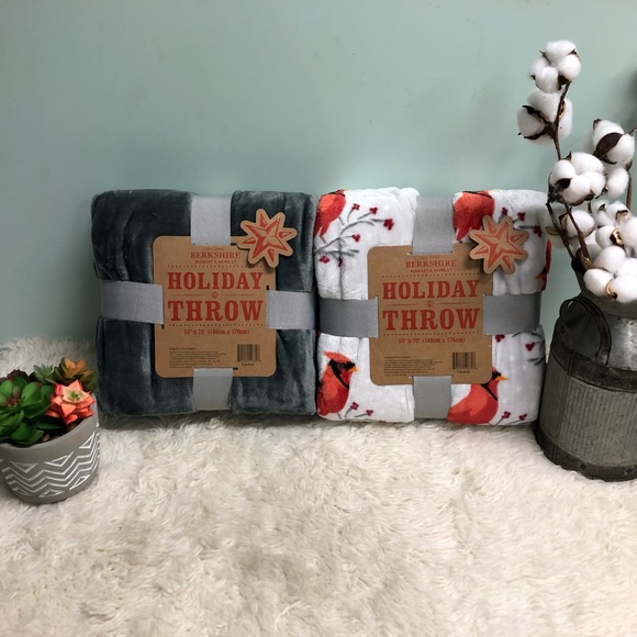 Berkshire Bedding Berkshire Blanket Holiday Throw Set Pmb65 Poshmark